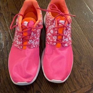 Nike! Kids size 6.5 but women’s size 8!